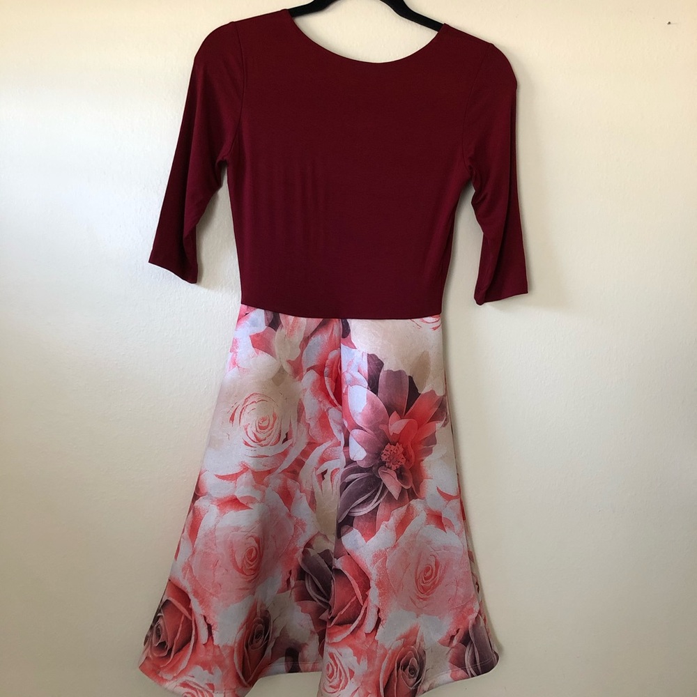 Rose Print Gilli Stretch Knit Fabric Fit & Flare Scoop Neck Dress Size Small